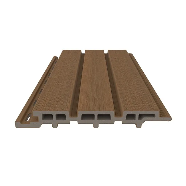 Perfil de revestimiento NewTechWood UH-122 European en color Teak