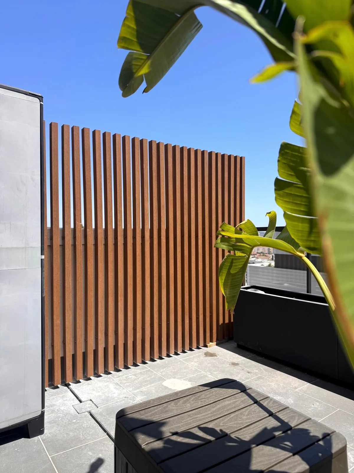 Celosía vertical en azotea en L'Hospitalet de Llobregat