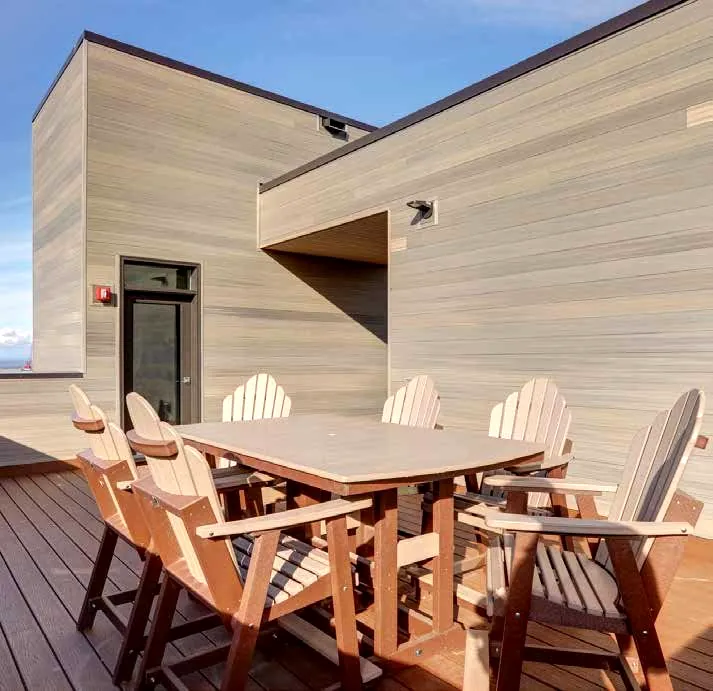 Revestimiento de pared NewTechWood colocado