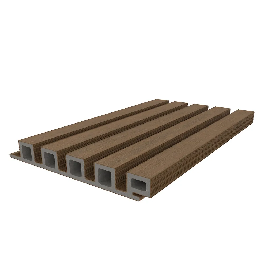 Perfil de revestimiento NewTechWood UH-61 Castellation en color Teak